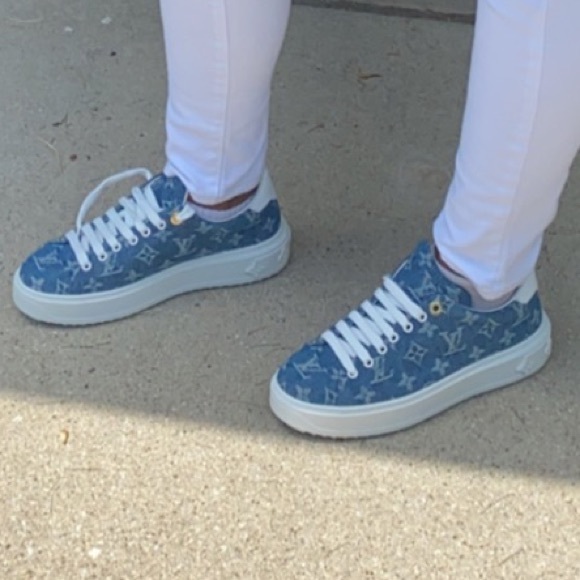 Authentic Louis Vuitton shoes - Picture 1 of 3